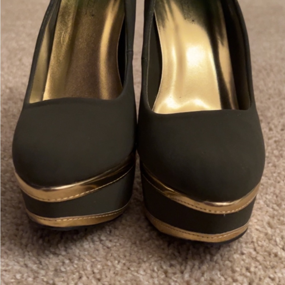 Olive & Gold Heels